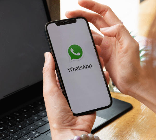 WhatsApp Web Version Login and Telegram Chinese: Desktop Communication Showdown