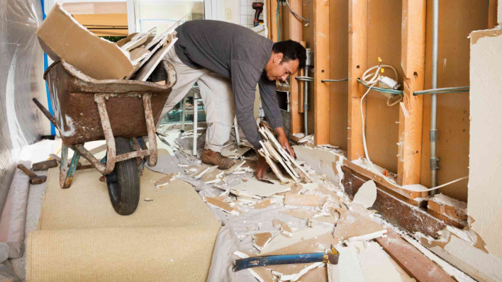 DIY vs. Professional Post-Renovation Cleaning: A Complete Comparison