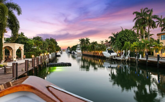 Fort Lauderdale's Waterfront Homes Have a Walkway Problem Worth Solving Properly