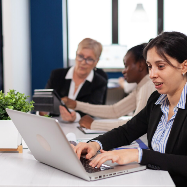 Job Management Software UK: What Should Trades Businesses Look For?