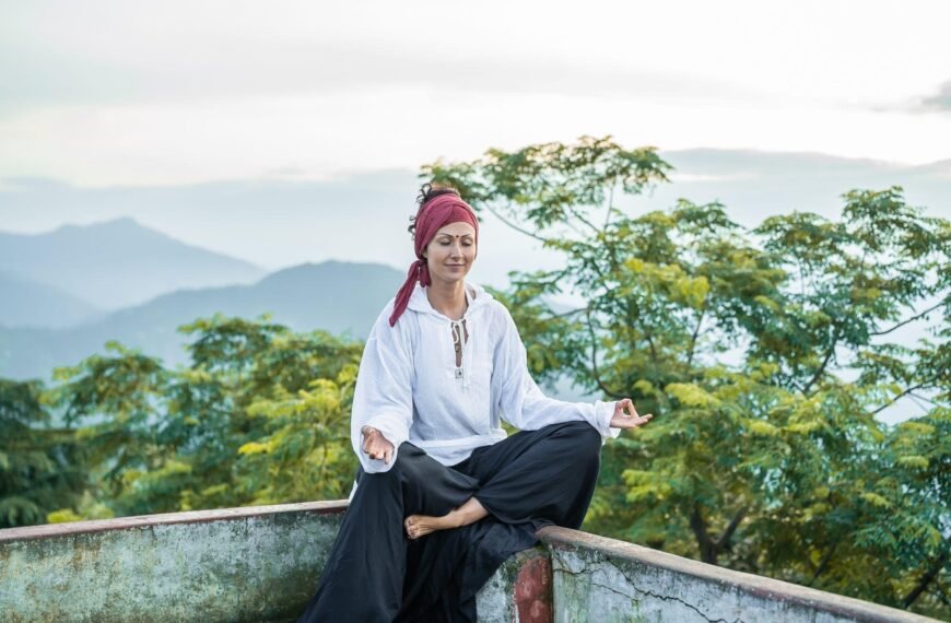 9 Signs It's Time To Join A Yoga School In India 